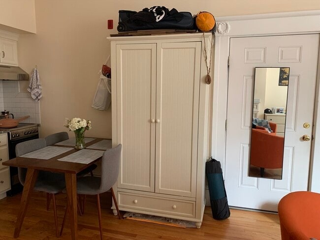 Building Photo - 105 Pinckney St