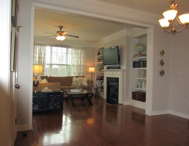 Living Room - 2318 Knowles Ave