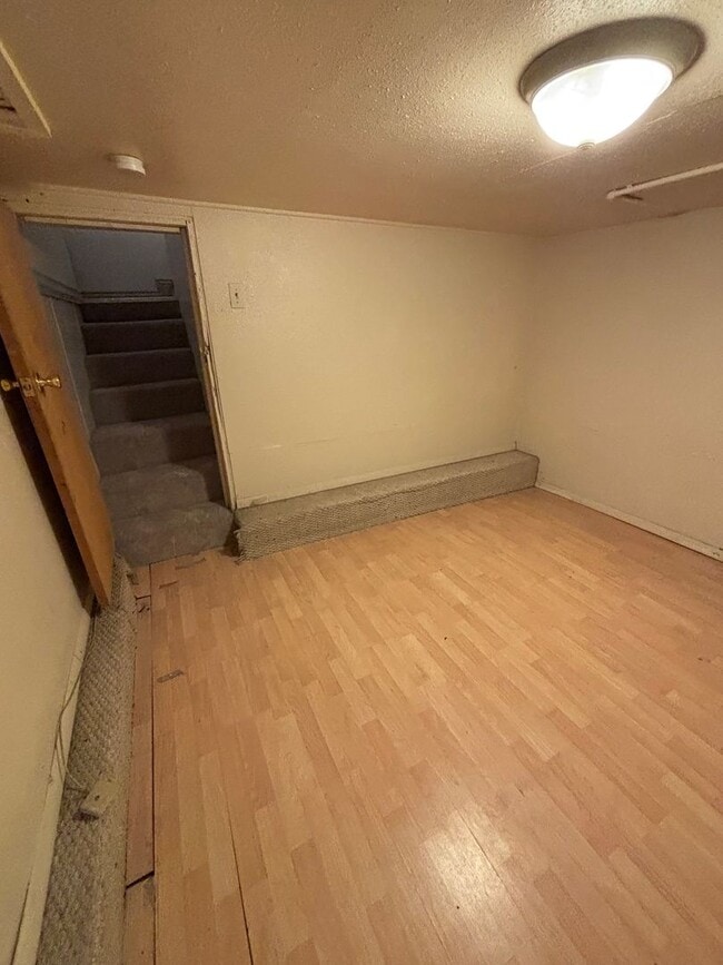 Building Photo - Salt Lake Cottage home 3 bed, 2 baths