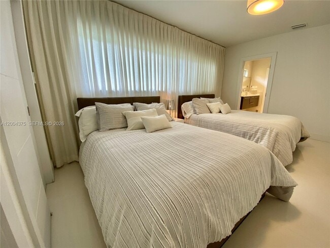 Building Photo - 265 N Shore Dr