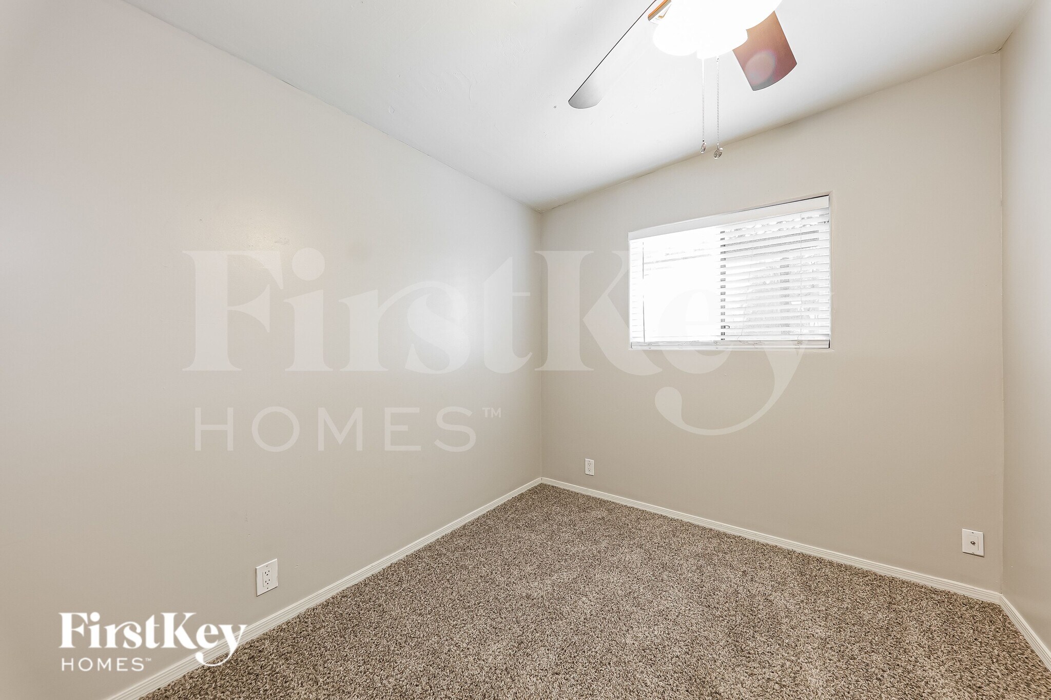 Building Photo - 2028 W Schell Dr