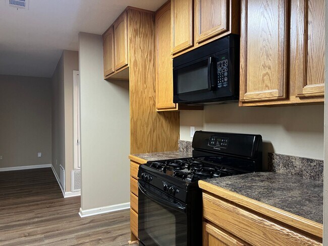 Building Photo - 16 Patty Ln