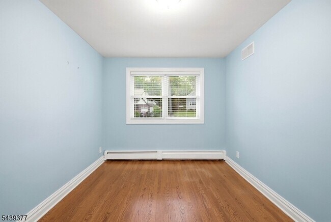 Building Photo - 47 Crossbrook Rd