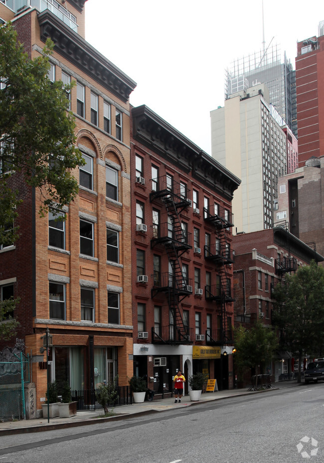 Primary Photo - 407-409 West 39th Street