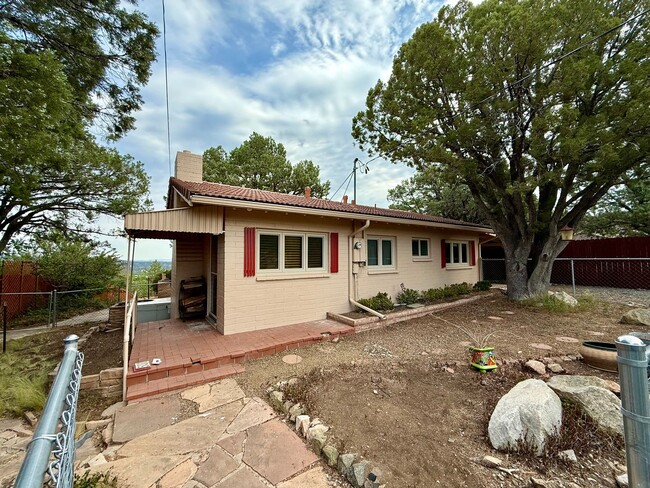 Building Photo - Million-Dollar Views of Granite Mountain &...