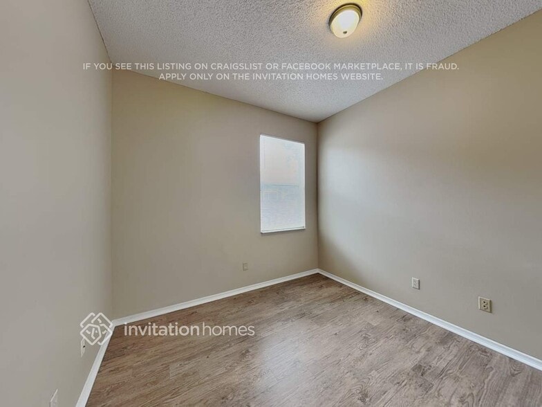 Building Photo - 2430 Leaning Pine St