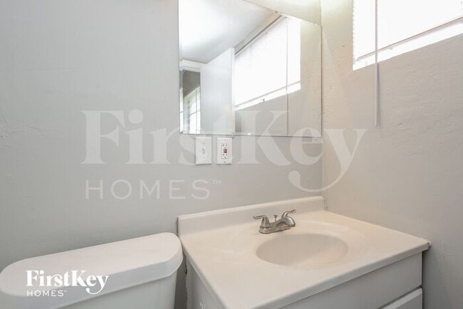 Building Photo - 3500 Coronado Ct