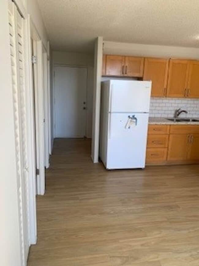 Building Photo - Makiki Apartment - 2 bedroom, 1 bath with ...