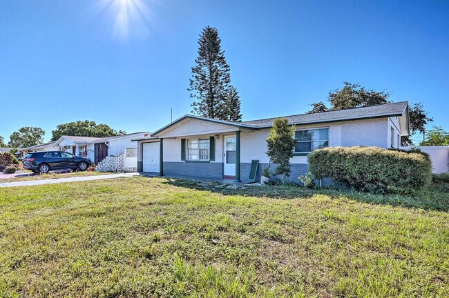 Building Photo - 7736 Sue Ellen Dr