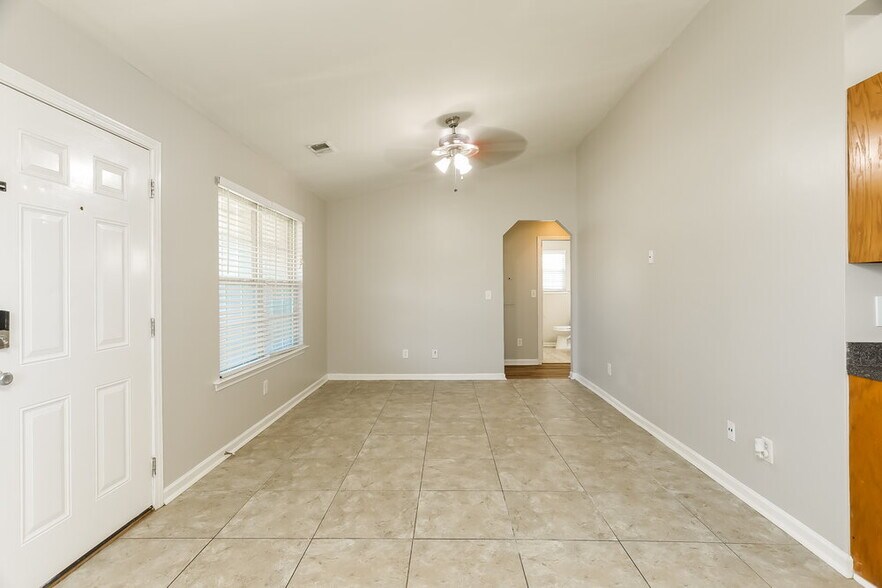 Building Photo - 779 Lannie Bonner Cir