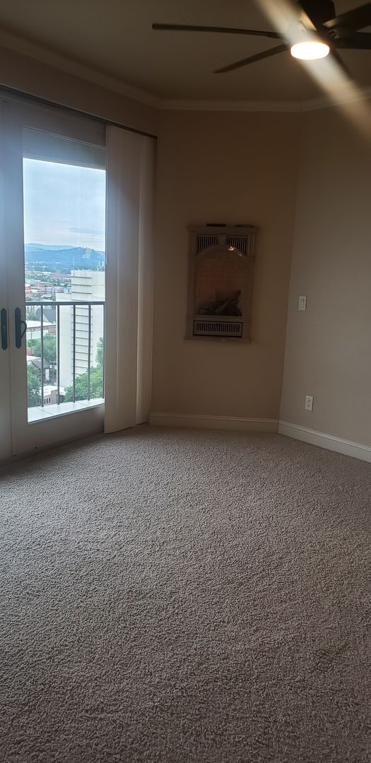 Building Photo - Class and Style! 3 Bed, 2 Bath South Hill ...