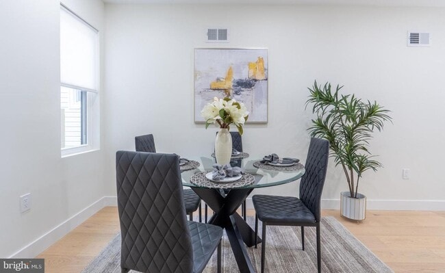 Building Photo - WOW brand new with Deck