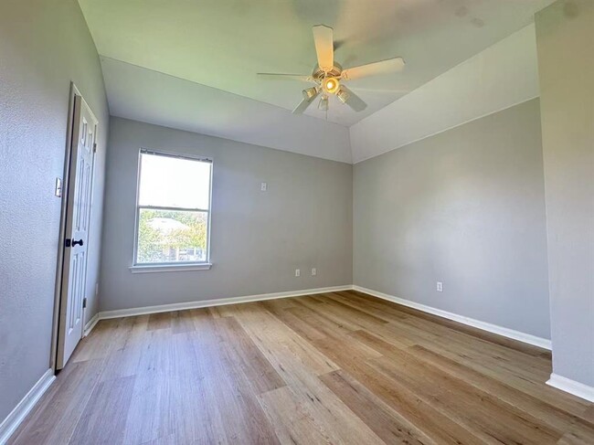 Building Photo - 208 Desert Highlands Trail