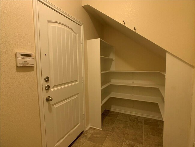 Building Photo - 133 Gina Dr