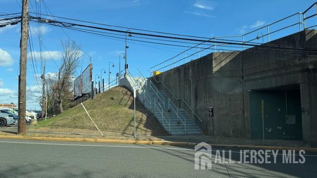 Building Photo - 401 North Ave