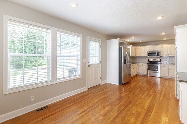 Building Photo - Wonderful 3 bed 2.5 Bath in Waldo! Availab...