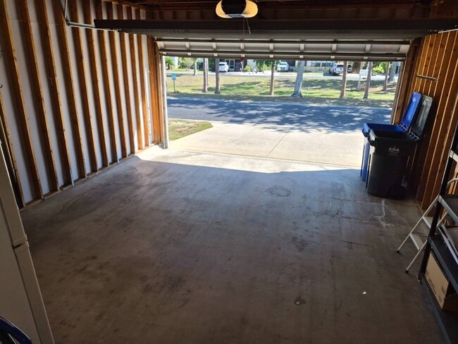 Building Photo - 2113 Sawgrass Ln