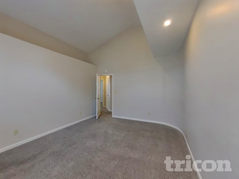 Building Photo - 6028 Hayford Ct