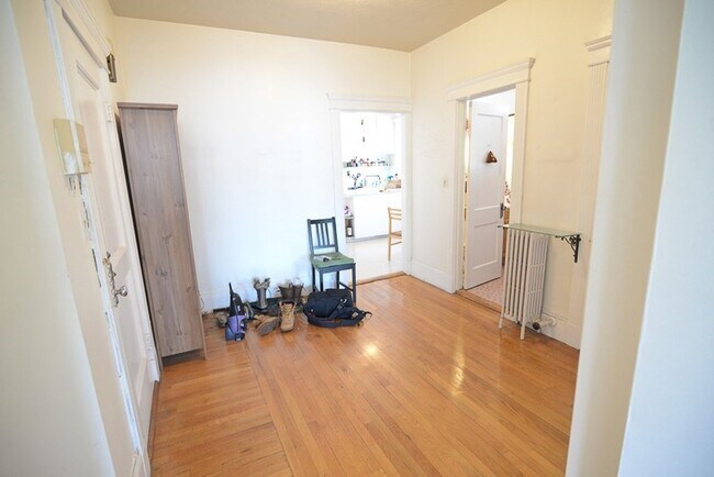 Building Photo - 15 Parkman St