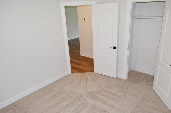 Building Photo - 770 Morgans Treasure Rd