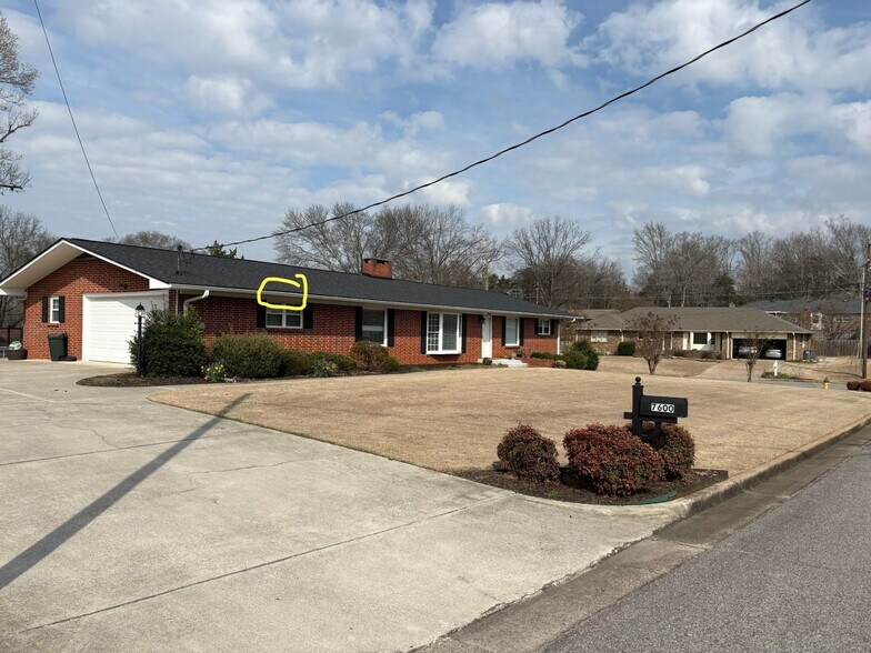 Building Photo - 7600 Quail Dr SW