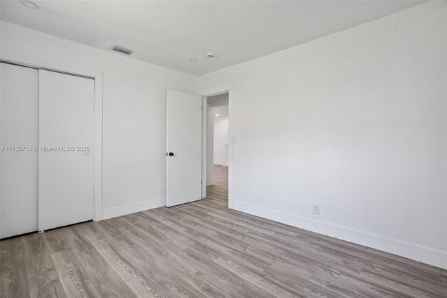 Building Photo - 2517 Polk St