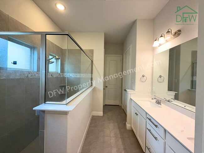 Building Photo - Modern Comfort Meets Style in the Heart of Euless – 3 Bed, 2 Bath Home with Premium Finishes!