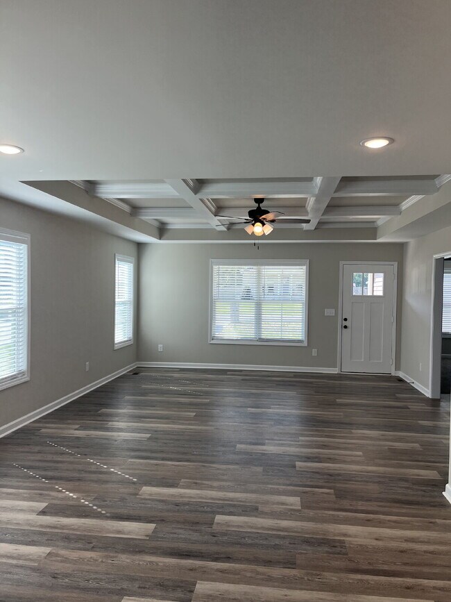 Building Photo - 109 Thacker Dr
