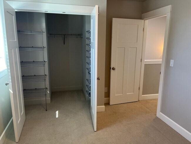 Building Photo - Stand Alone Home w/ Detached Garage and ADU