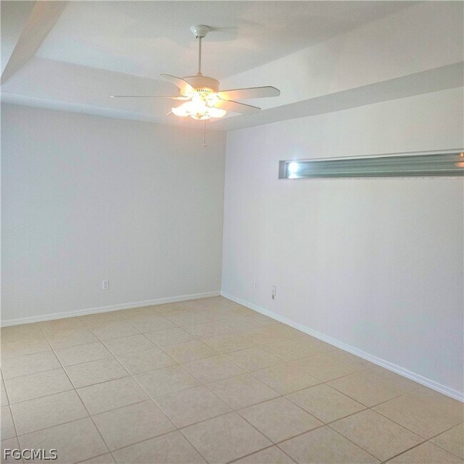 Building Photo - 3315 SW 8th Ct