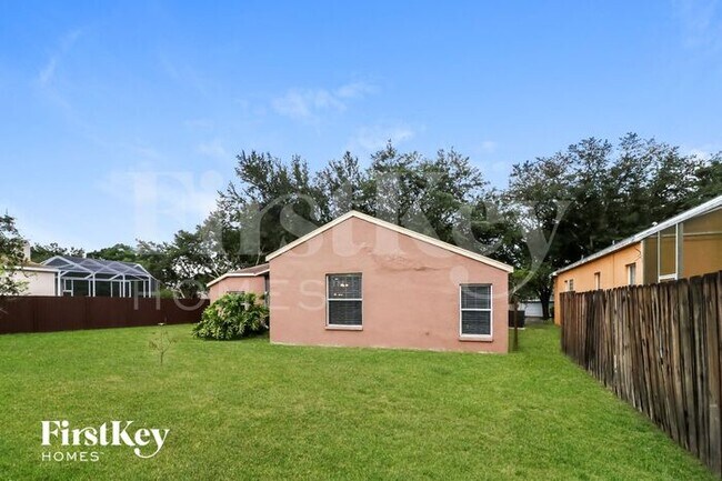 Building Photo - 318 Country Vineyard Dr