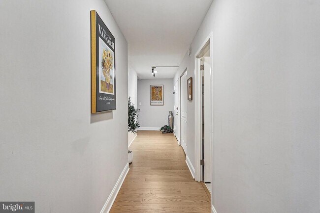 Building Photo - 4620 N Park Ave