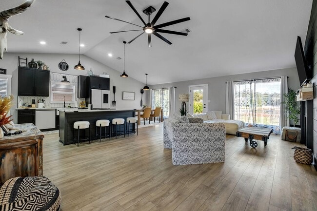 Building Photo - 6605 Donerail Trail