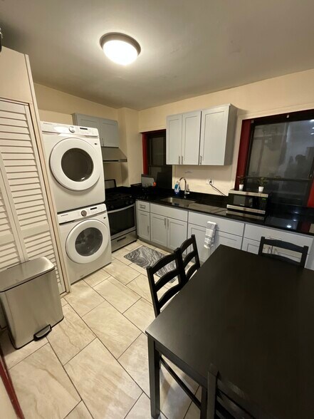 Building Photo - 871 Harrison Ave