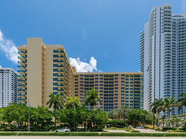 Building Photo - 2501 S Ocean Dr