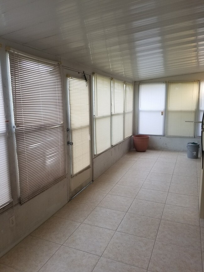 Building Photo - Spacious 2-Bedroom, 2-Bathroom Condo in Winter Haven