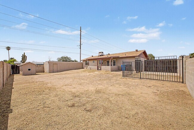 Building Photo - 17801 N 8th Dr