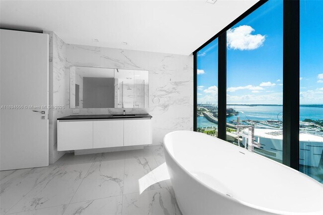 Building Photo - 1000 Biscayne Blvd