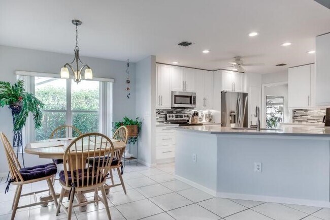 Building Photo - 5221 NW 65th Ave