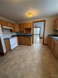 Building Photo - 142 Lenox Ave