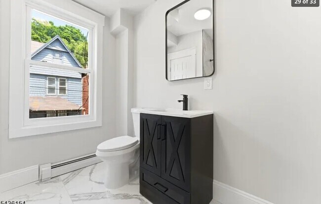 Building Photo - 60 Brainard St