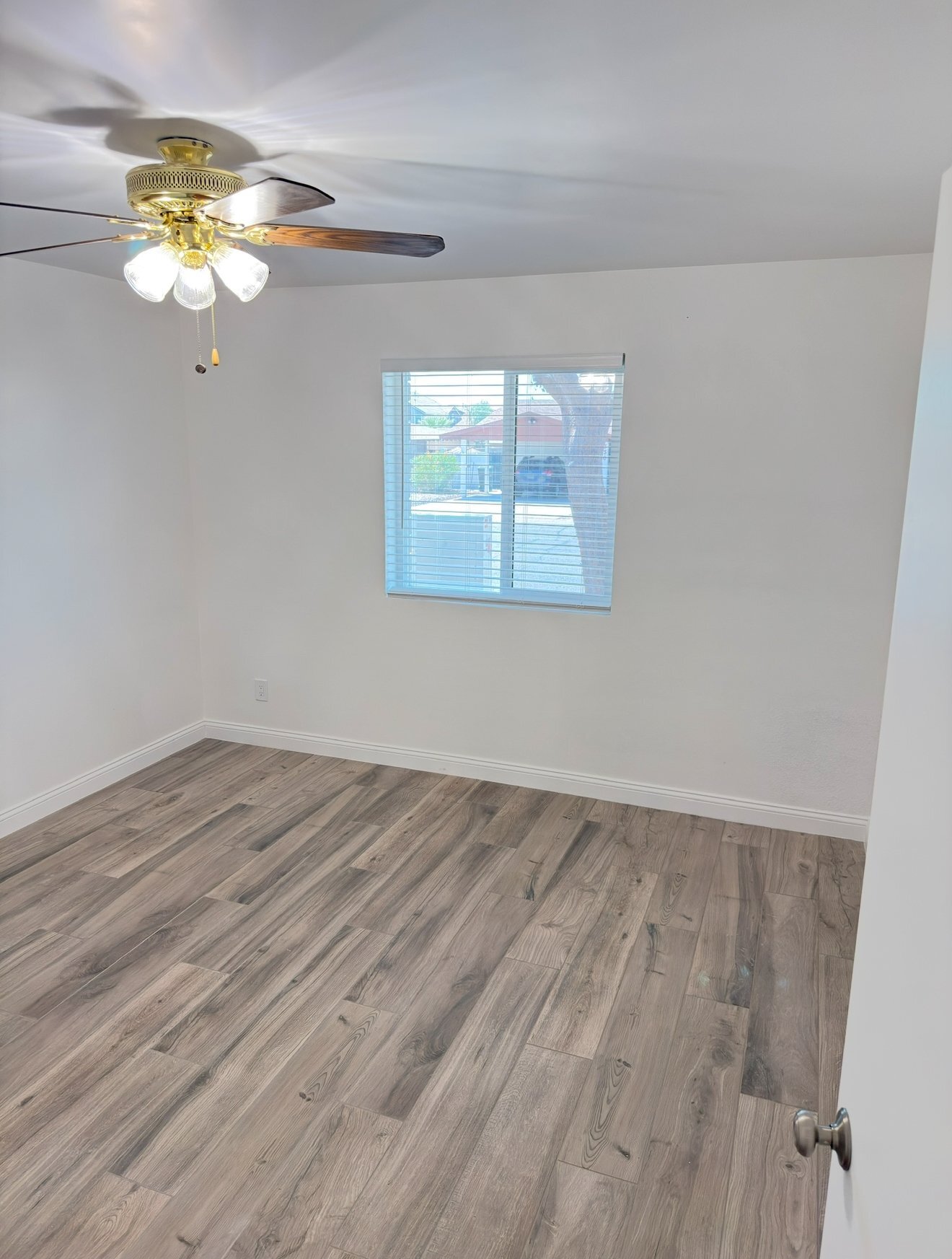Building Photo - 5825 E University Dr