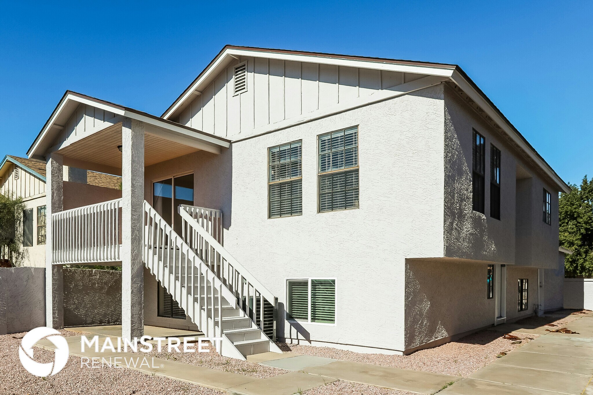 Building Photo - 921 S Val Vista Dr