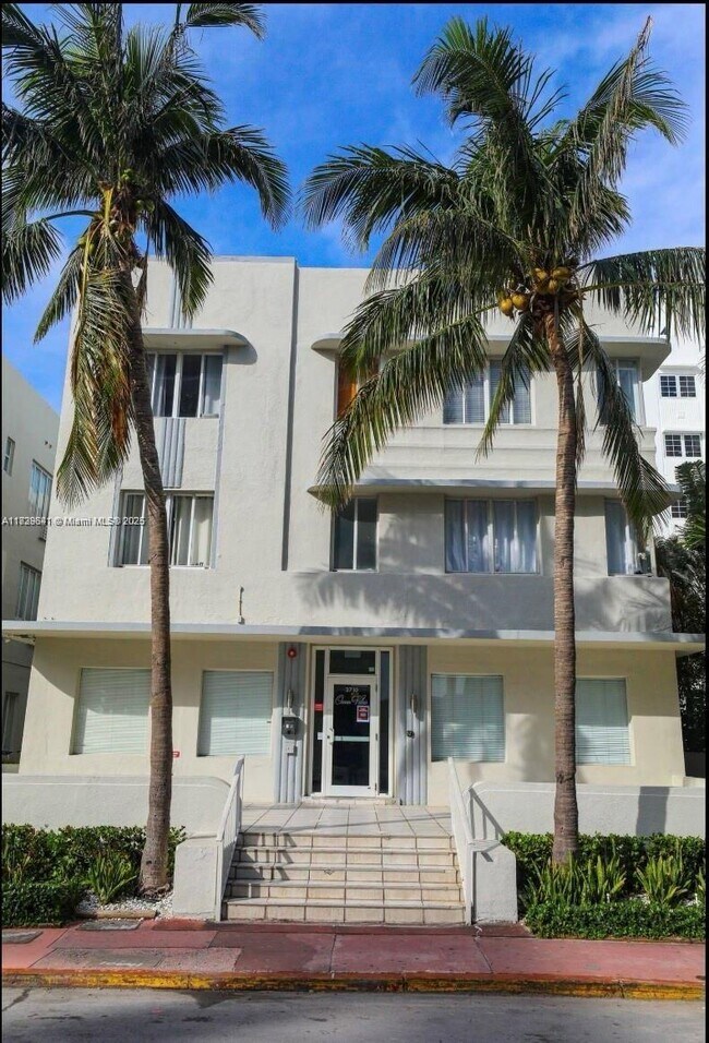 Building Photo - 3710 Collins Ave