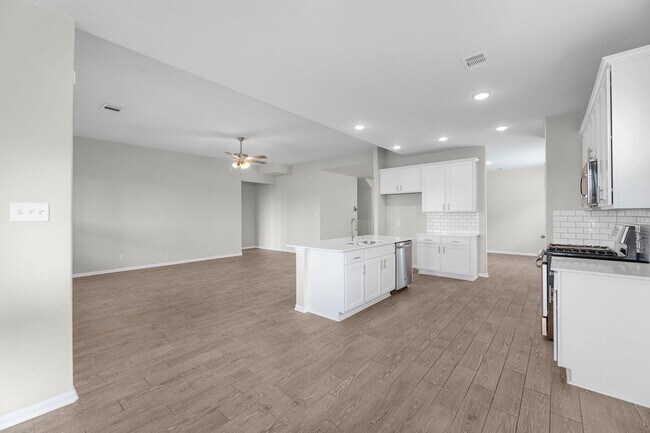 Building Photo - 24430 Piney Harbor Ln