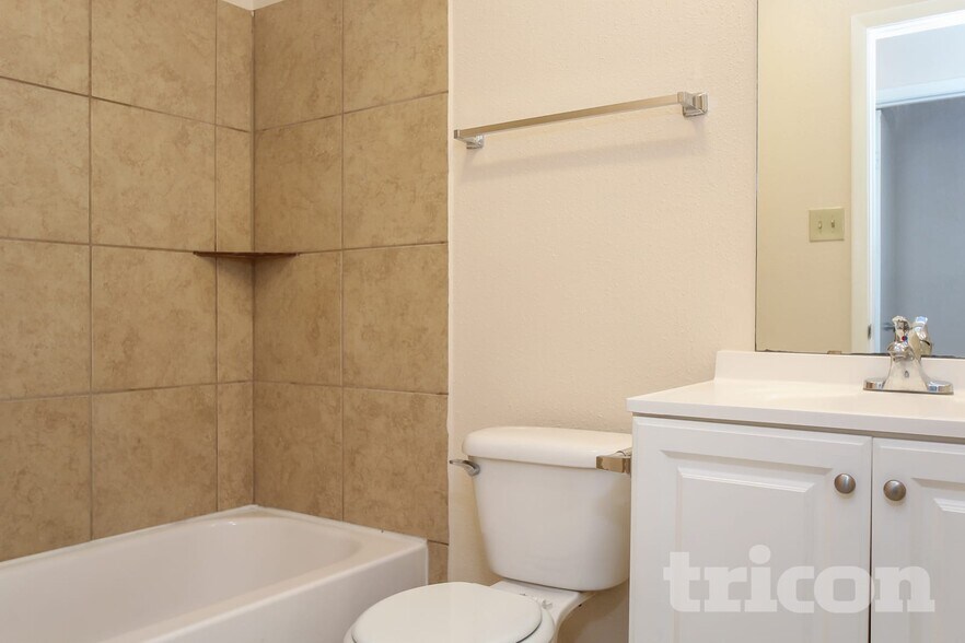 Building Photo - 4615 Tealgate Dr