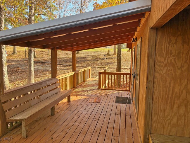 Building Photo - 1 Bedroom, 1 bath House