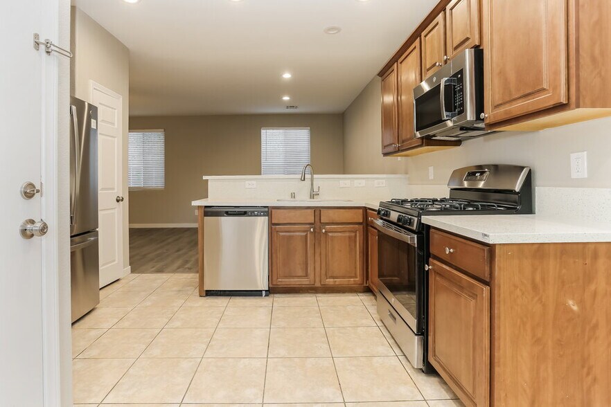 Building Photo - 9937 Fountain Walk Ave