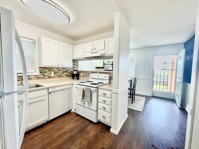 Building Photo - UPPER WEST SIDE- Villas at Kahana Ridge -3 bedroom/2 Bath- Semi Furnished Condo