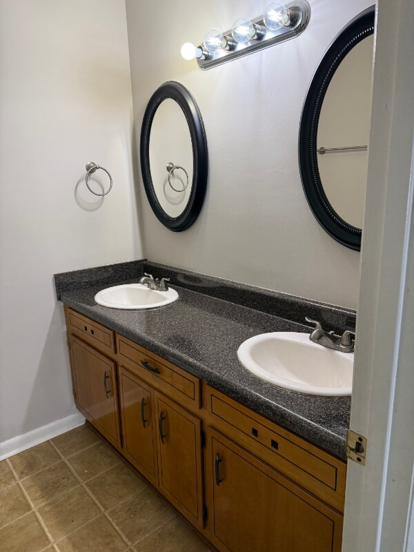 Building Photo - 9746 Wallwood Dr SE